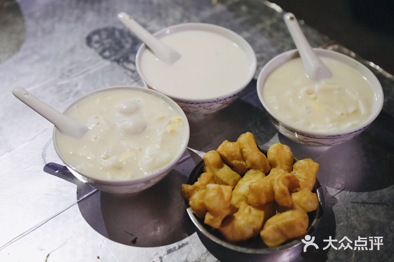 豆浆油条品类赛道：毛利率60%，净利润40%