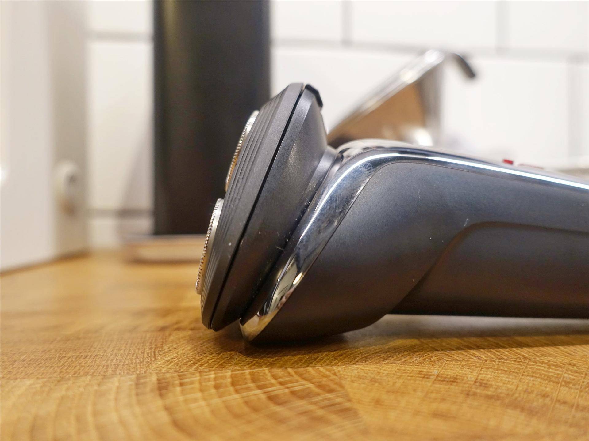 飞利浦剃须刀s2302和s1203,飞利浦s2302剃须刀能水洗吗