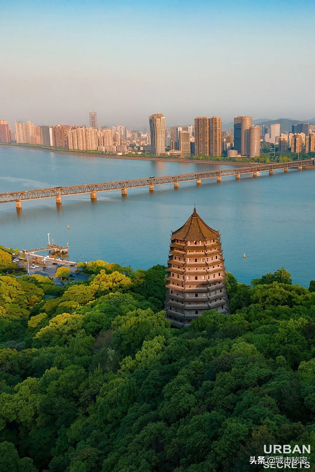 江南100，杭州99