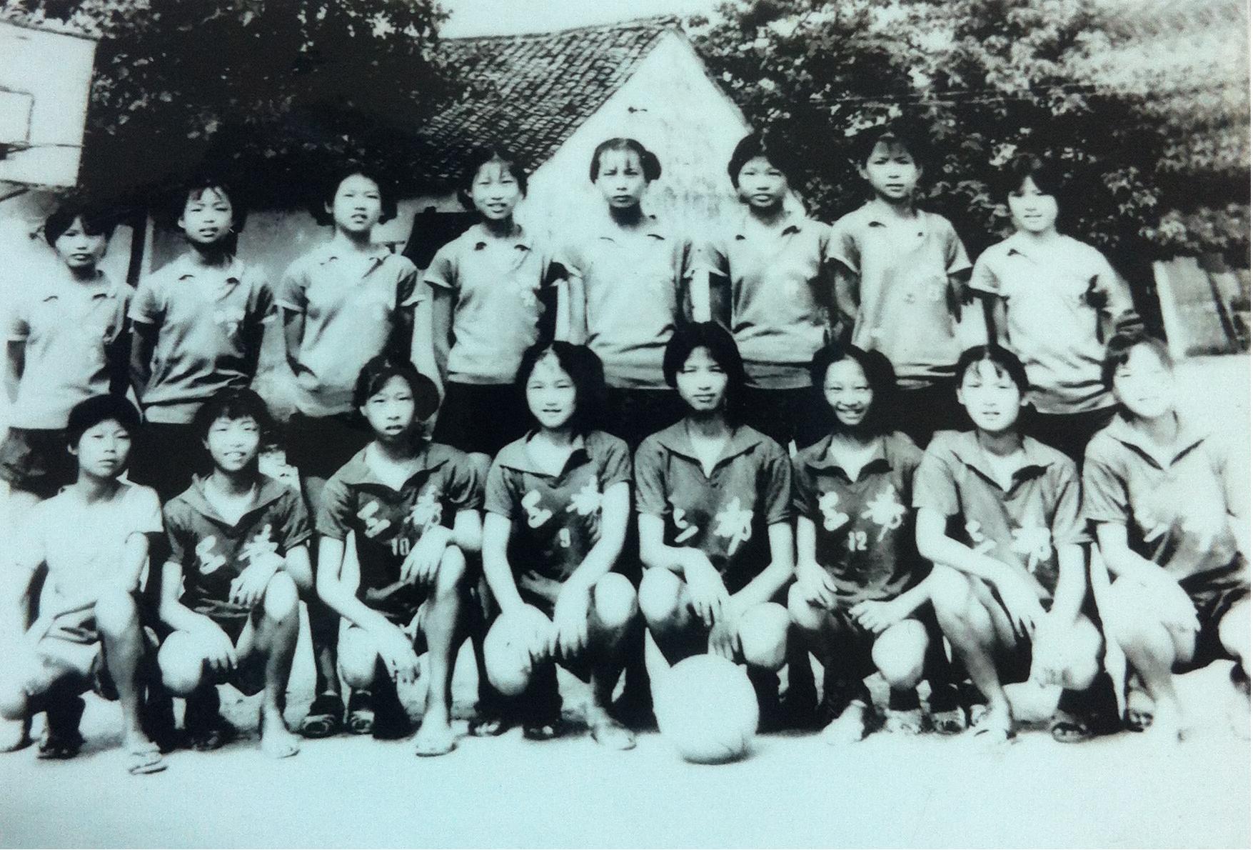 乡愁悠悠几时休,乡愁悠悠原唱