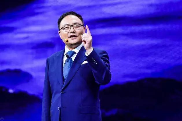 罗振宇跨年演讲忽略的问题,罗振宇的跨年演讲已经搞定几届了