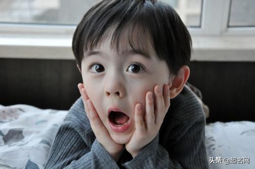 陪伴一生的男孩名有古韵风,温润如玉的名字男生