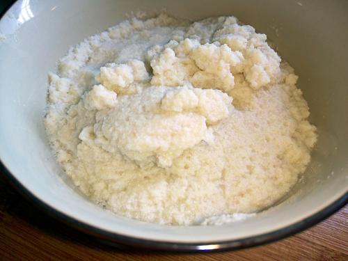 废弃的豆渣怎么利用,豆渣发酵养花最简单方法