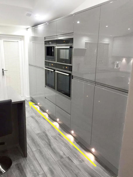 小厨房装筒灯效果图,厨房蜂窝板装筒灯效果