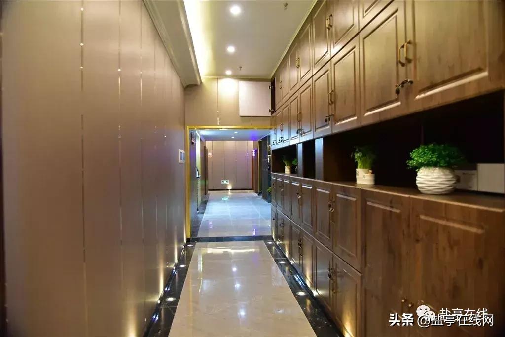 盐亭这家5D影院式养生休闲会所刚开业！就被爆出神操作