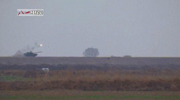 便携式反坦克导弹车打击坦克视频,珠海航展猛士反坦克导弹发射车