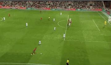 c罗狂刷纪录3球3场破门发文庆祝,c罗758球完整视频