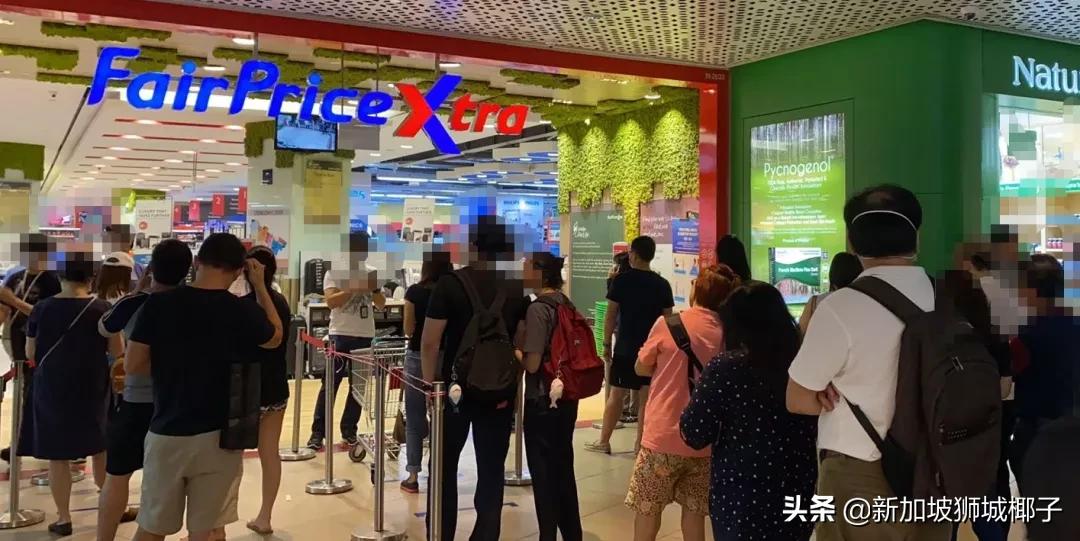 新加坡超市抢购一空,新加坡超市纸巾被抢购一空