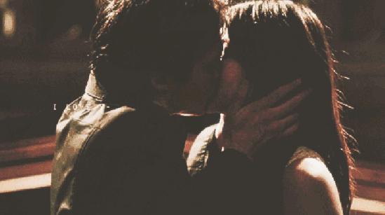 牙齿发黑的原因及解决方法,牙齿变黑的原因和治疗的方法