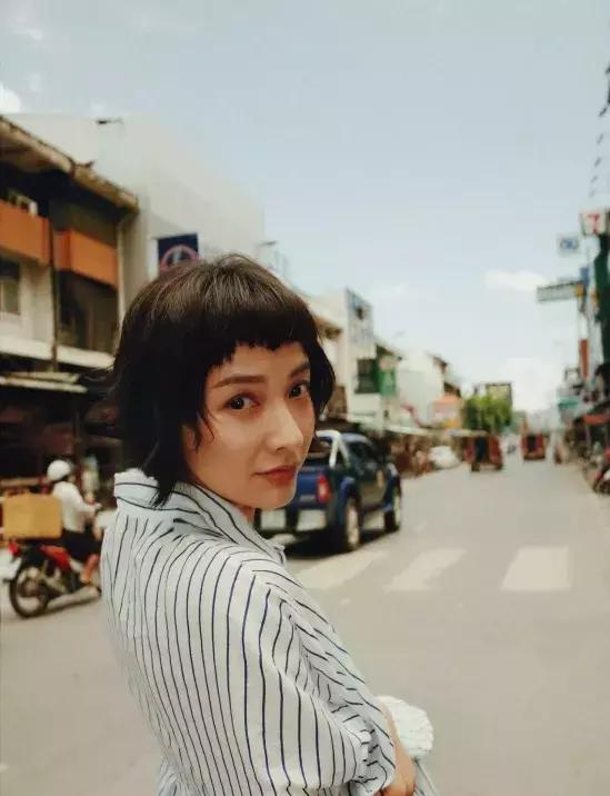 刘海怎么剪下去,刘海如何剪得快