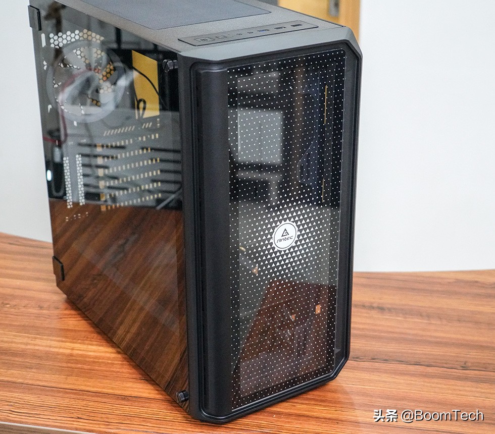 不对称设计点缀安钛克NX1000机箱体验
