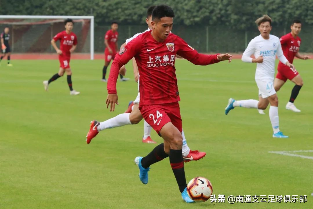 官宣|绿茵精神便是永不言弃！欢迎雷文杰加盟南通支云