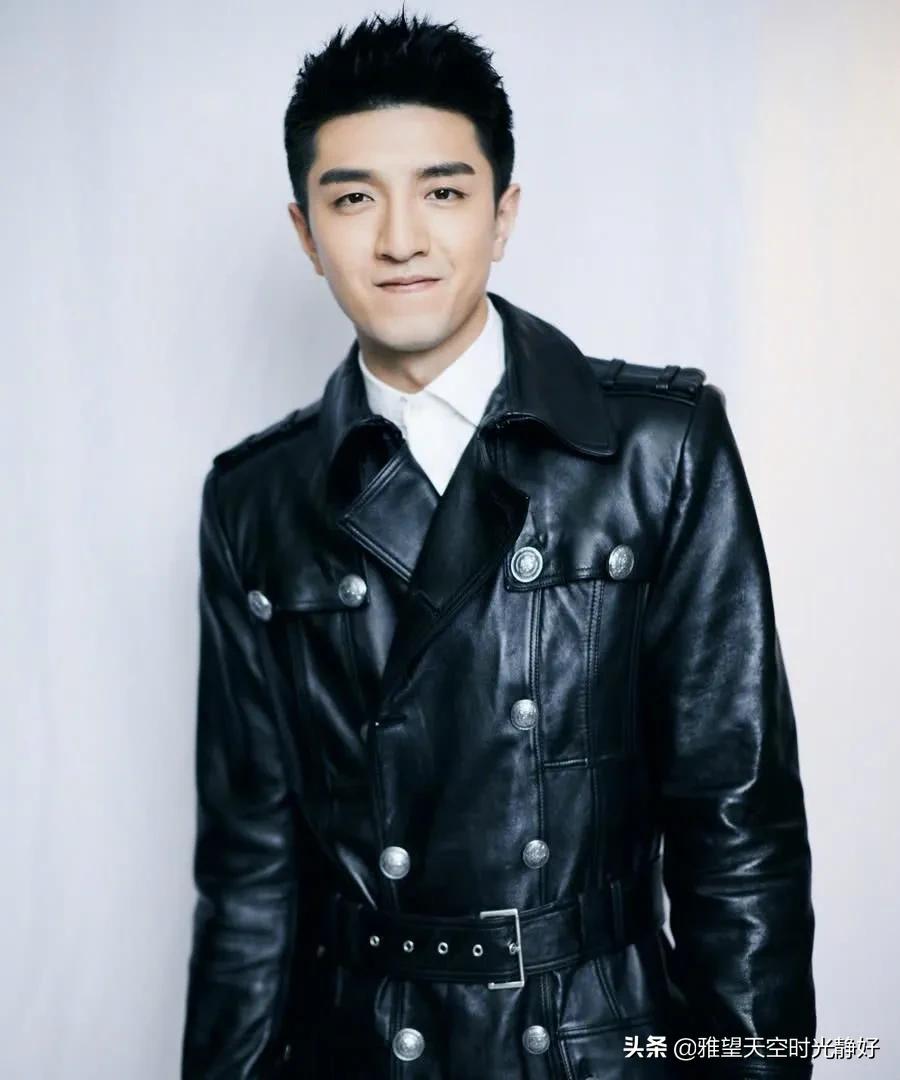 男明星西装穿搭夏季帅气,男士明星皮衣西服外套搭配
