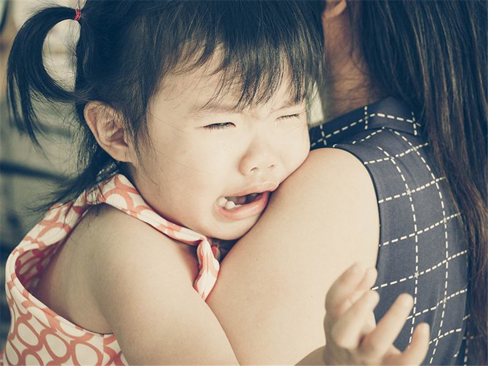 上幼儿园老是哭适应能力差怎么办,孩子去幼儿园哭需要适应多久
