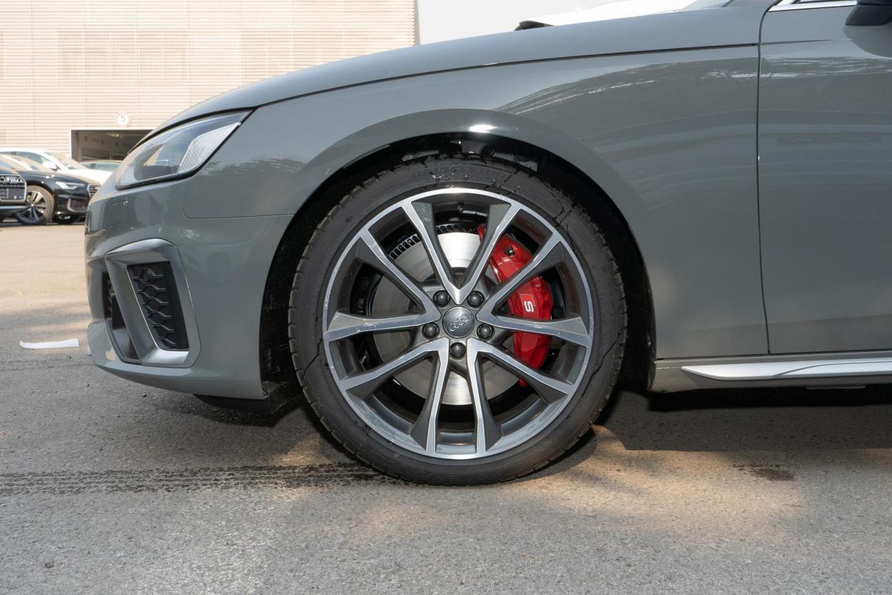 银耳奥迪s62021款,s4银耳奥迪