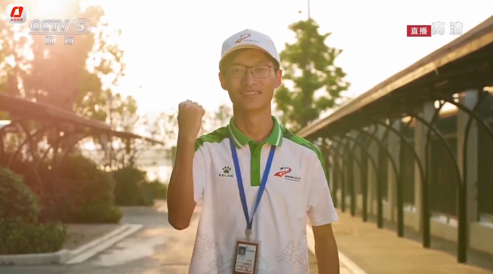 军运会志愿者感动瞬间,军运会感谢志愿者