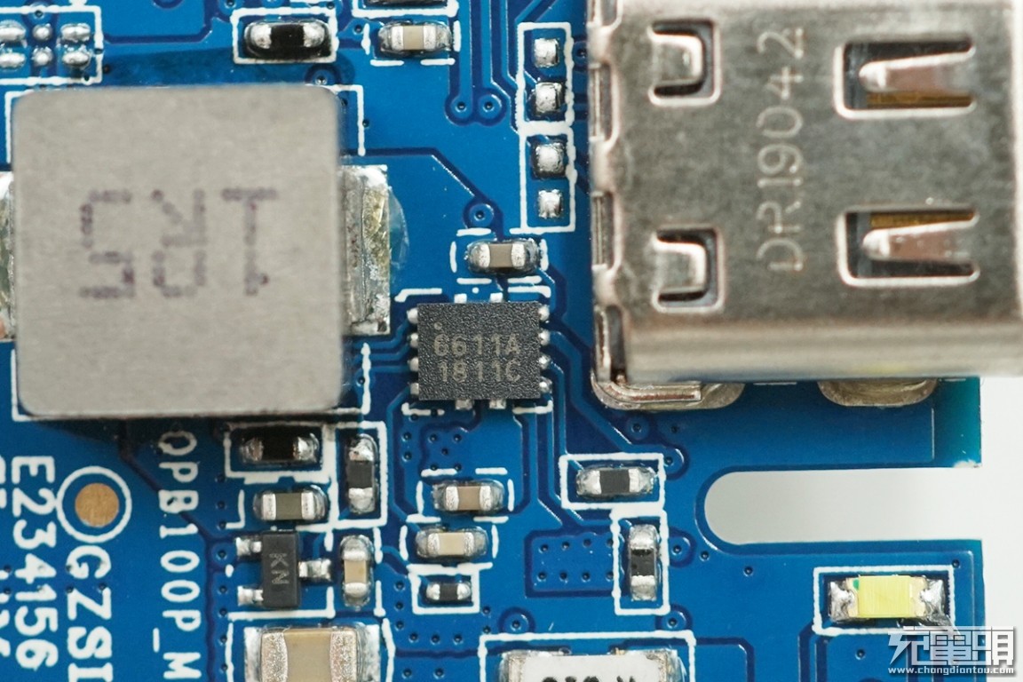 小米无线充电宝10w和30w如何选择,小米充电宝20000毫安50瓦拆箱