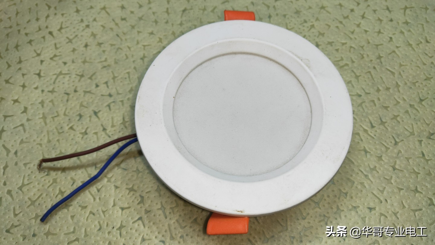 led灯只发弱光怎么办,led灯关了还发弱光怎么排除