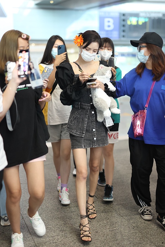 王思聪眼光真好,王思聪前女友张予曦人气高涨