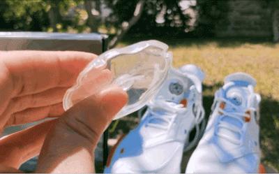 鞋底下有弹簧的鞋子,鞋底有足弓支撑的走路就不累脚吗