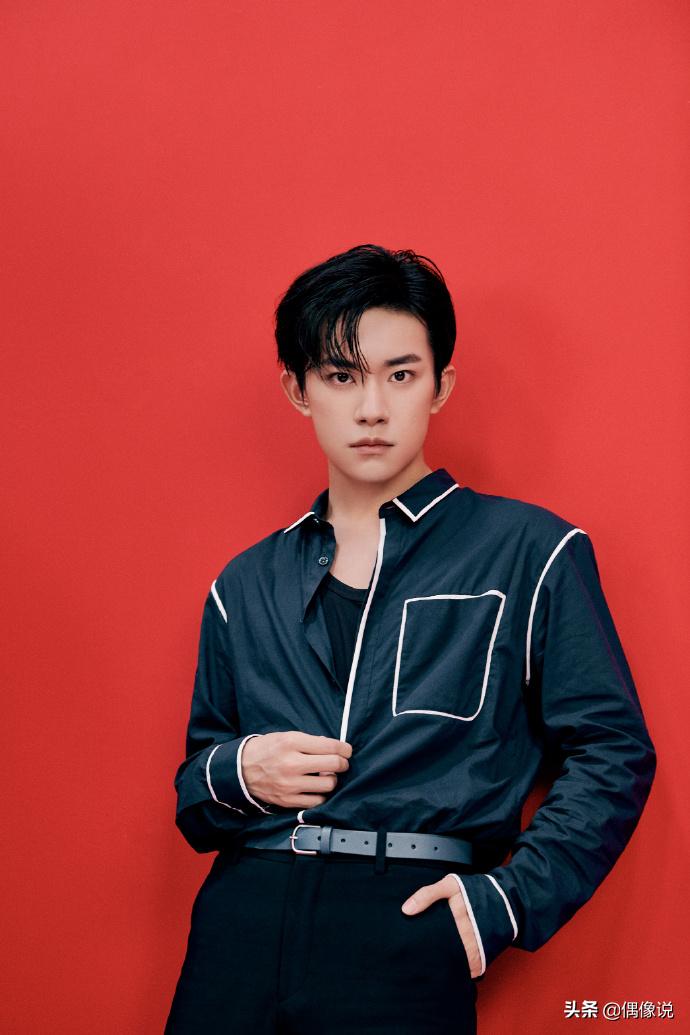 易烊千玺红色眼妆,易烊千玺桃心眼妆画法