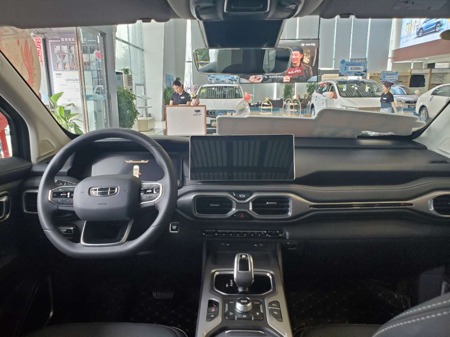 虎8和豪越怎么选,吉利豪越和瑞虎8哪个值得入手