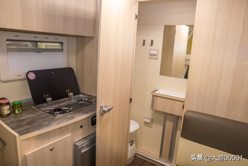 皮卡房车最佳方案布局,皮卡房车后置厨房布局