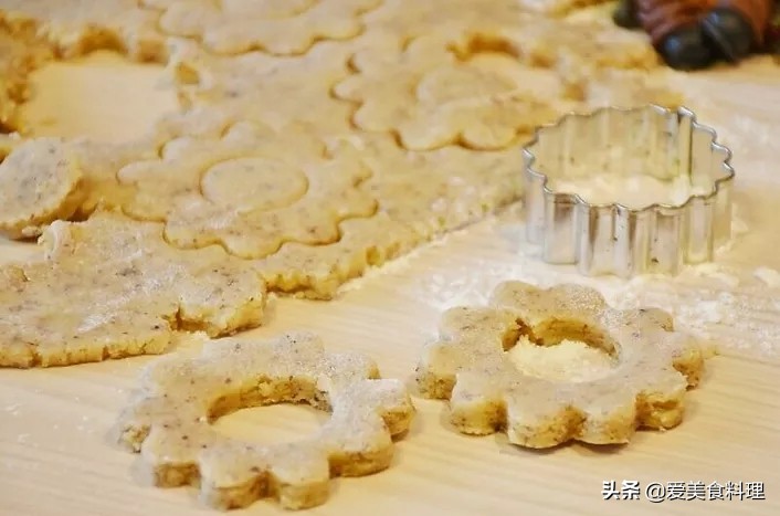 如何自己做饼干模具教程,一招教你自制饼干模具