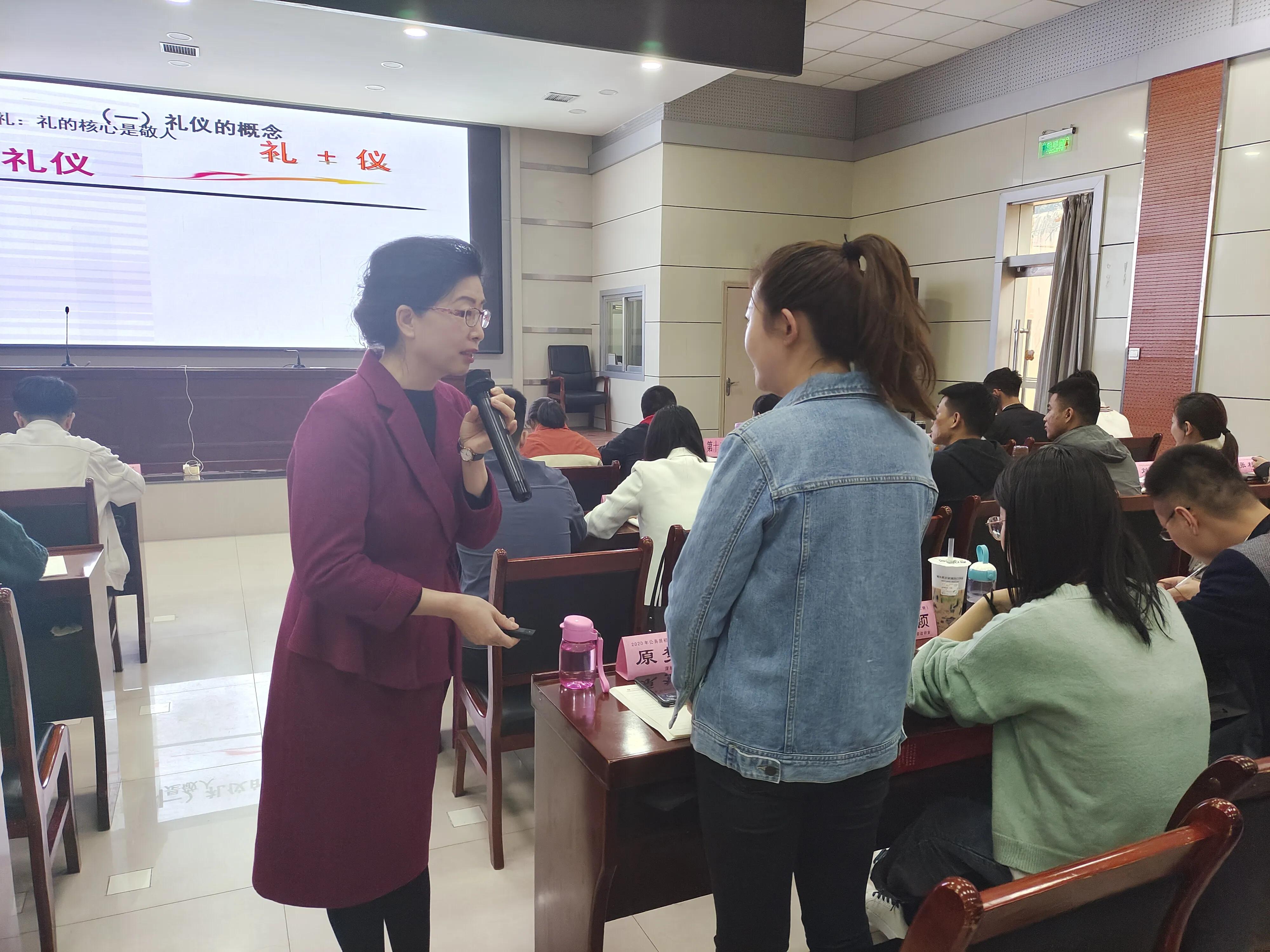 渭南公务员备考培训攻略,渭南市新招录公务员培训