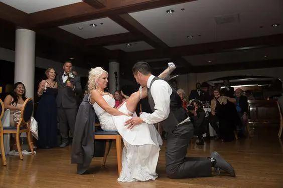 韩国女团为什么绑丝带,为什么女团成员要挡腿