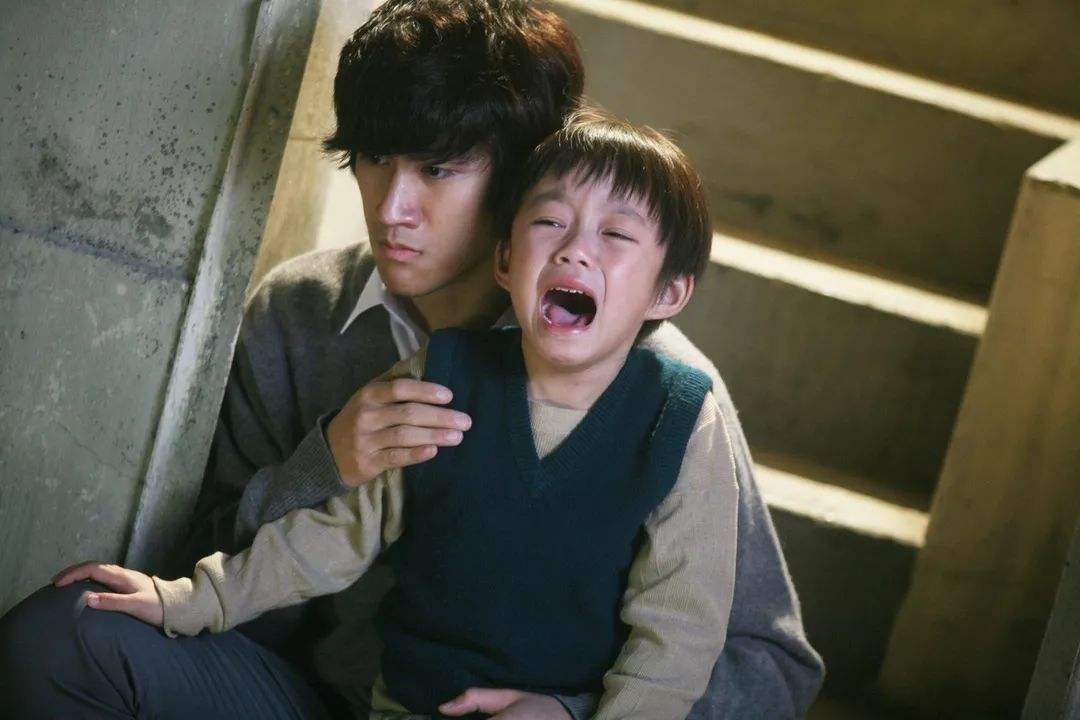 小孩一害怕就出汗怎么回事,儿童一紧张手就出汗是什么原因