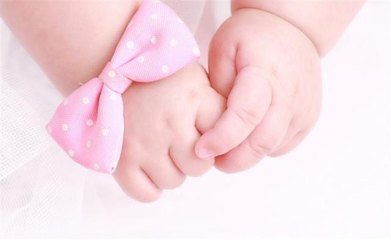 皮肤起皮干燥有碎屑用什么护肤,干燥皮肤的正确护肤方法