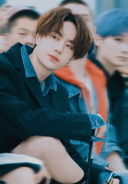 男明星有多少个王一博,明星们眼中的王一博