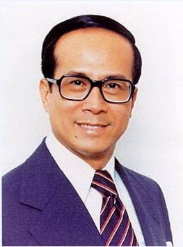 曹德旺被人看不起,曹德旺为啥看不起李嘉诚