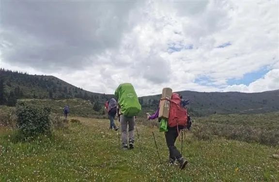 8月格聂c线,8月走格聂南线穿什么