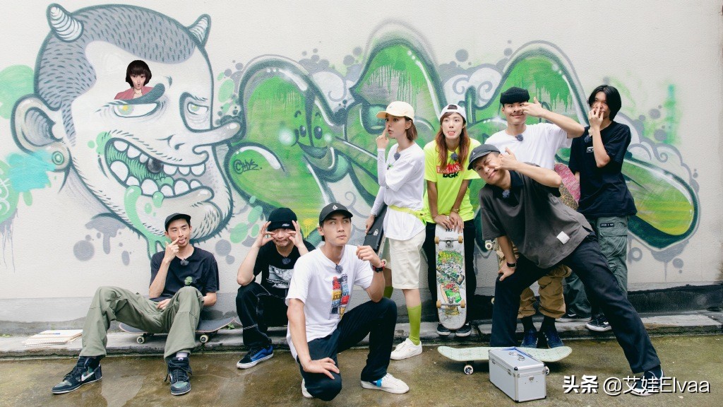 王珞丹一身俏皮装扮,王珞丹绿装