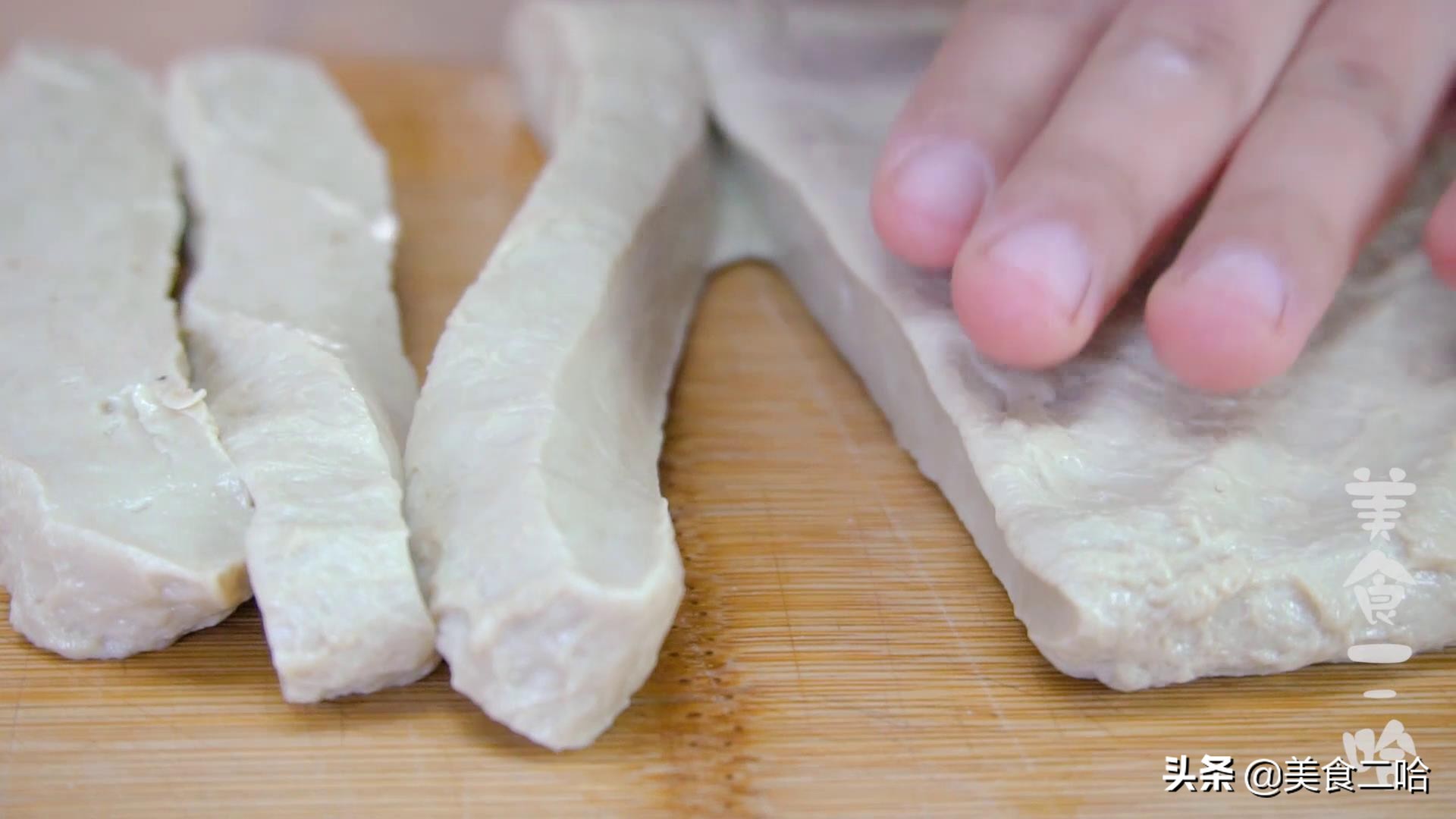 电饼铛烧烤面筋的做法全过程视频,烧烤摊烤面筋简易酱料配方