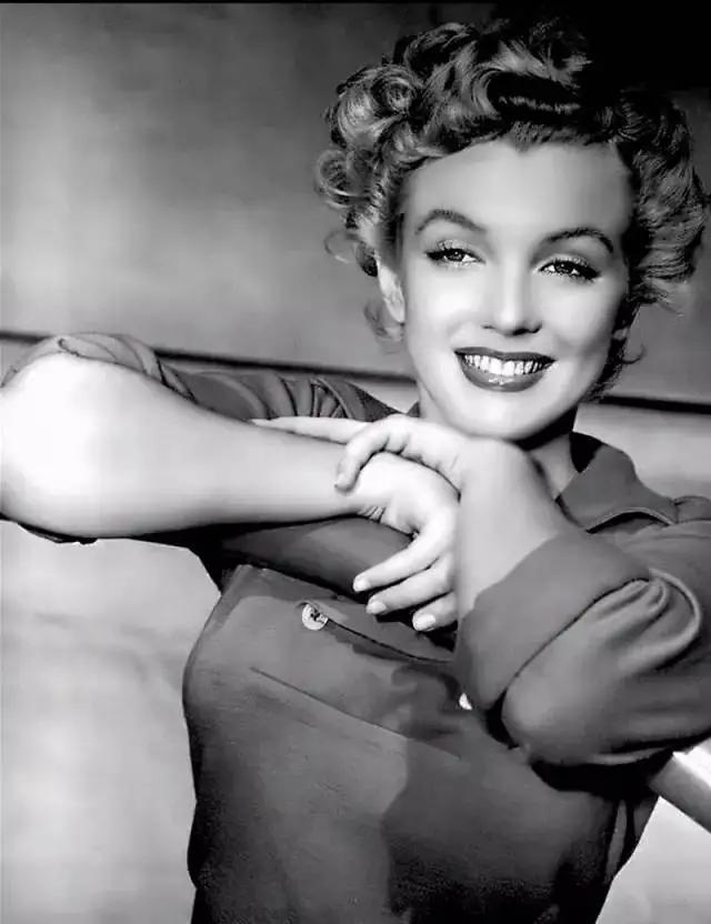 落入凡间的性感天使，36岁香消玉殒