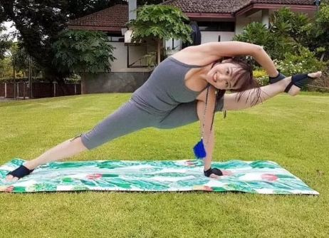 瑜伽瘦侧腰减肚子最快的方法,瘦腰瘦屁股瘦大腿瘦肚子瑜伽