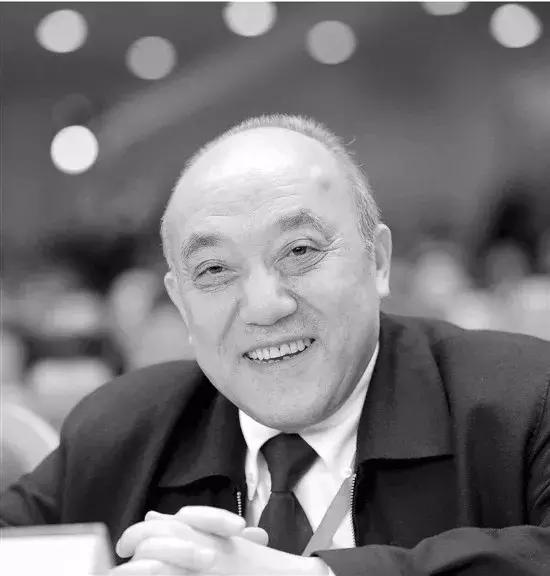 梦到上家公司倒闭赔钱给我,做梦梦到我破产