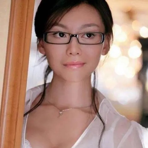 大眼睛长睫毛大长腿,大眼睛长睫毛瓜子脸天鹅颈大长腿