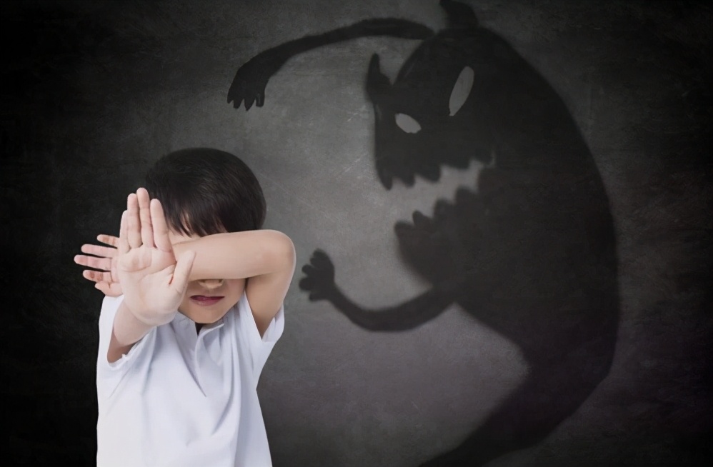 孩子越大越胆小怎么引导,家长应该如何让孩子克服恐惧