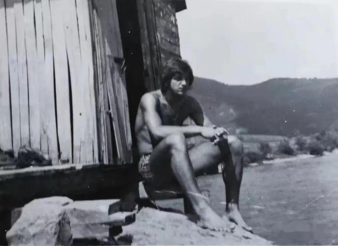 足球少年的小木屋很酷、“圣诞小镇”的秋天很美