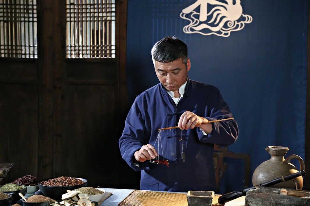 麻辣烫年入50亿,麻辣烫单店年收入300万