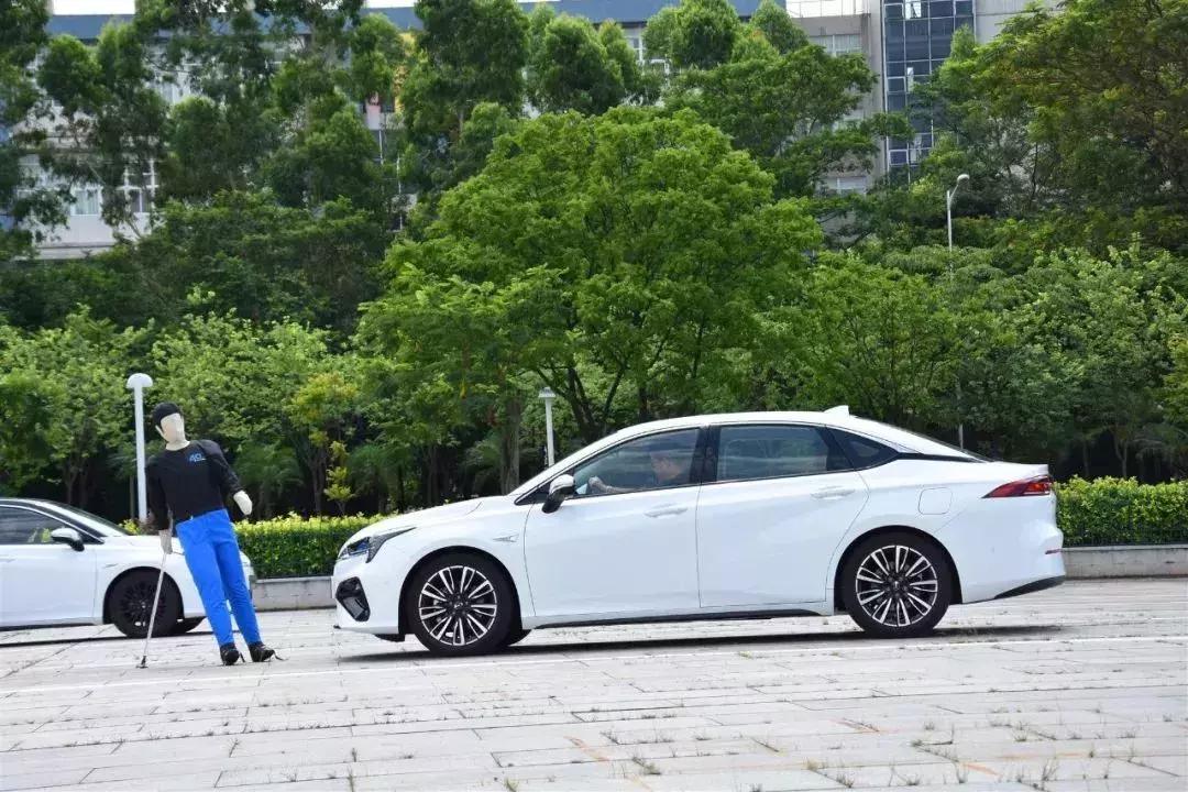 广汽新能源aions按键功能,广汽新能源埃安aions怎么锁车