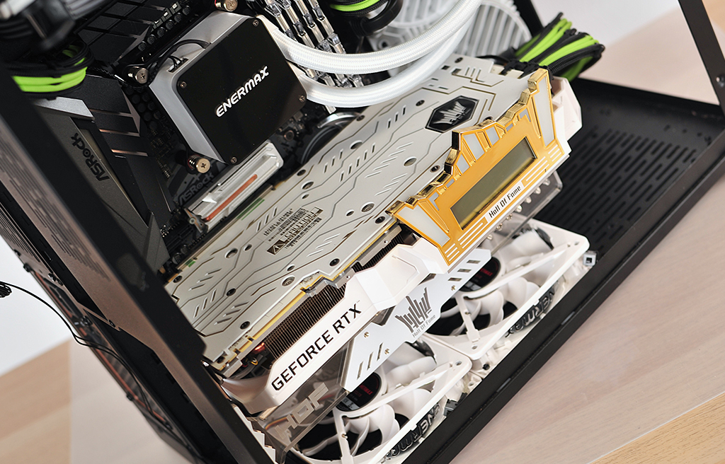 rtx2080名人堂10周年,黑白拼色主机