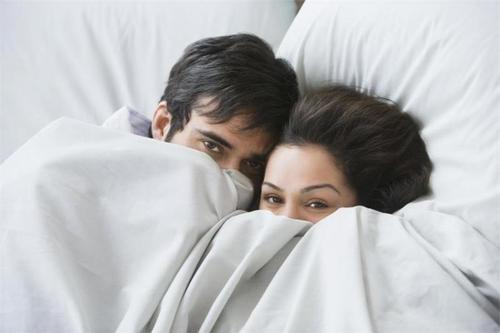 中年夫妻分床睡的真实感受,第一次分床睡的亲身经历