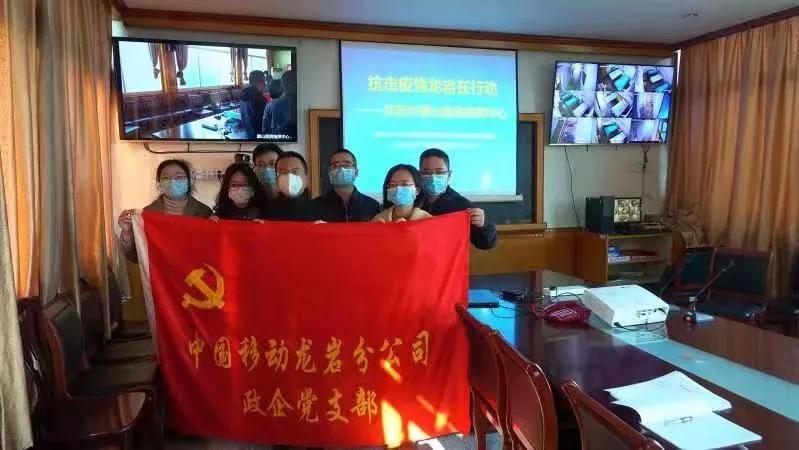 泪目生死离别,抗疫一线这些瞬间让人泪目