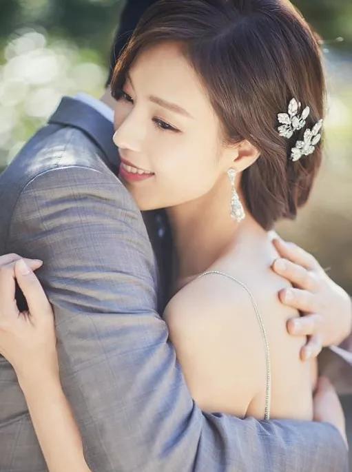 身材不输女星柳岩,关婷娜身材不输柳岩