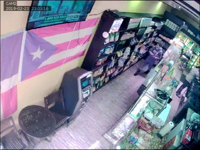 小伙将超市小猫偷偷抱走，却让自闭男孩失去唯一朋友，他也很爱猫